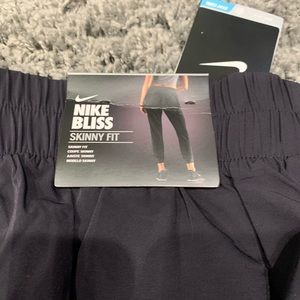 Nike Dri-Fit Bliss Skinny Fit Pants